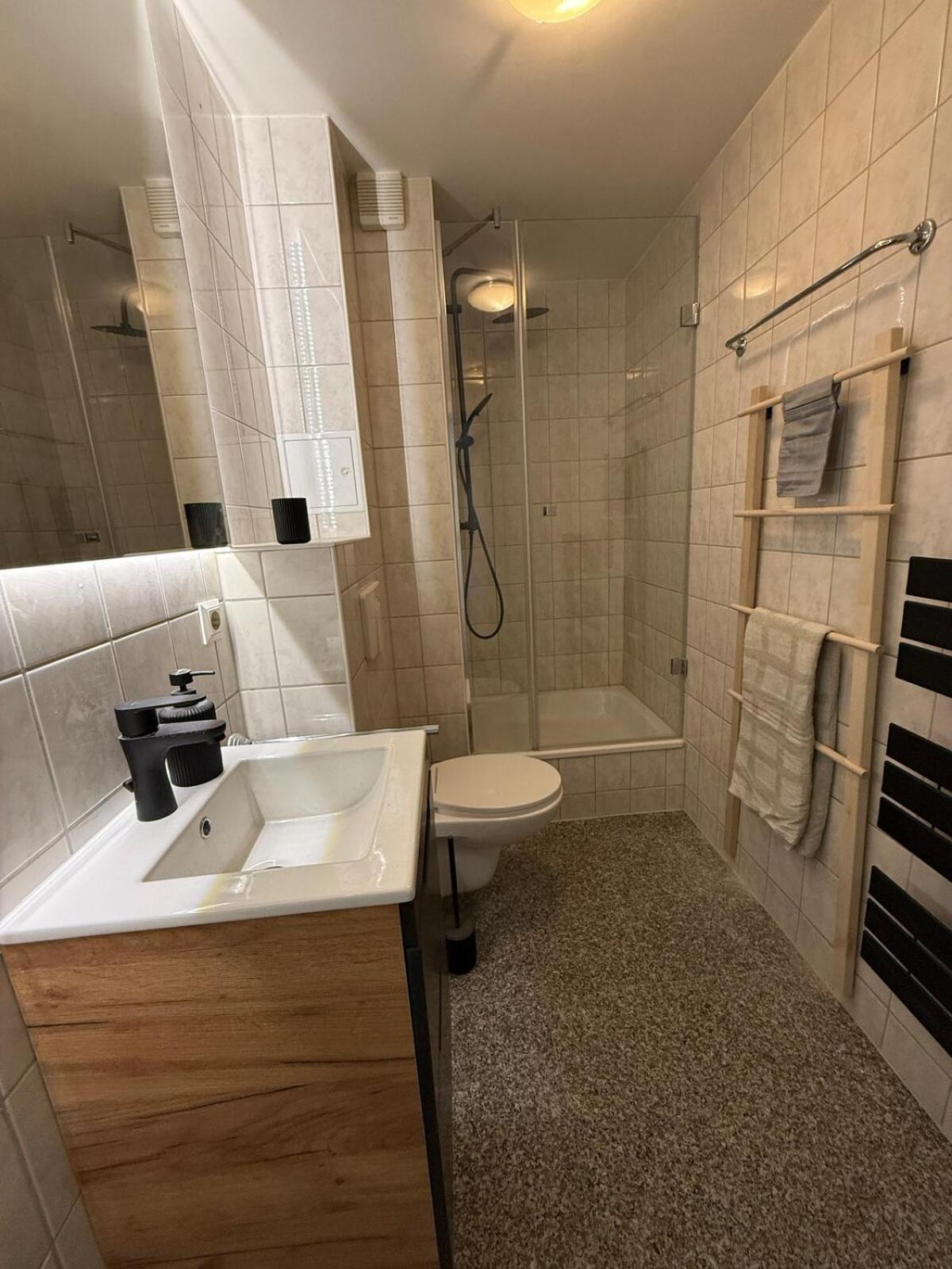 Furnished 2-room
